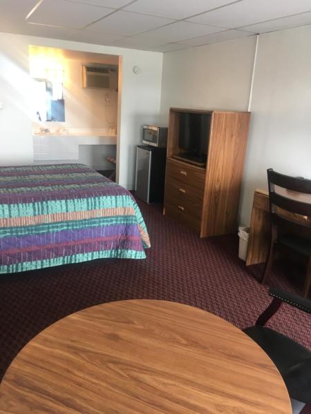 Queen Room - Non-Smoking